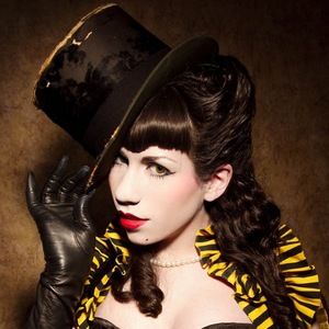 Meet your Posher, Alexandra